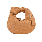 Mini sac à main en forme de croissant fait à la main avec du matériel doré